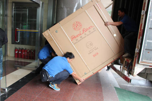 上甘岭钢琴贵重工艺品无忧运